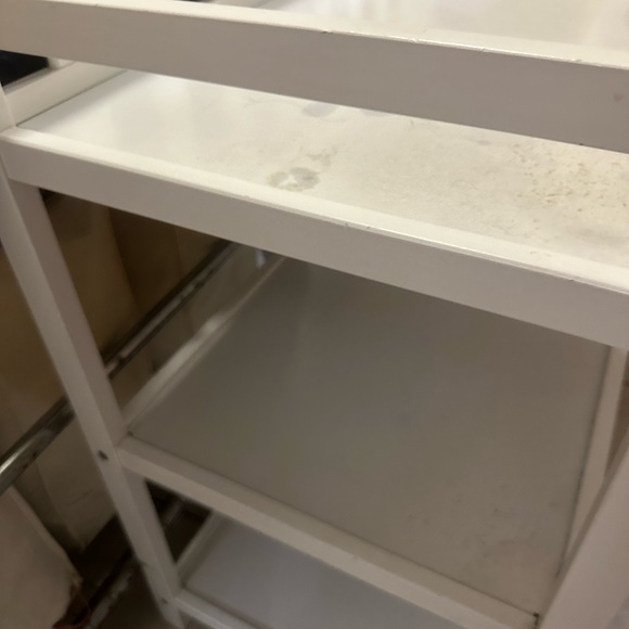 Changing table - Picture 5 of 7